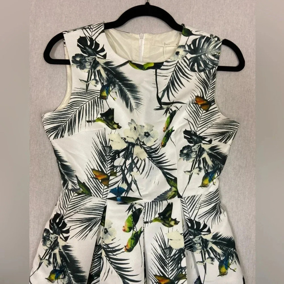 NWT Luna fit  and flare floral dress with pockets Sz S - Picture 4 of 12